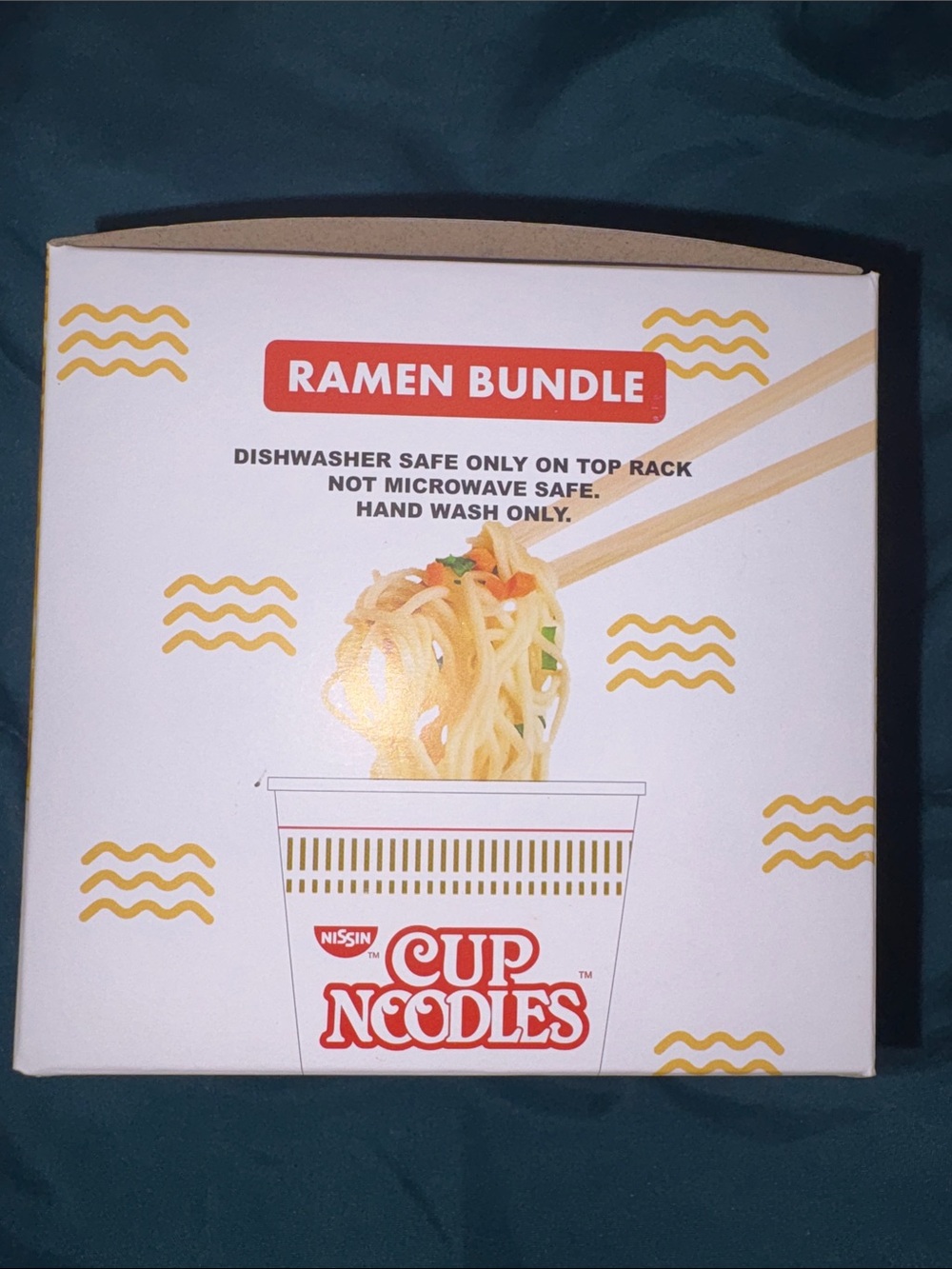 Nissin Cup Noodles Red Chopsticks Helper & Ramen Cup Spoon Set - Picture 10 of 12